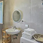Appartement Hill With Sea View In - Happy