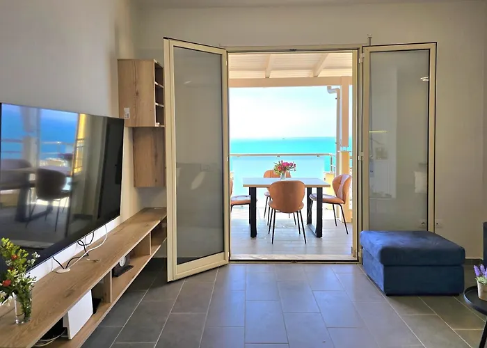 Apartment Hill With Sea View In - Happy *