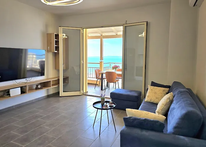 Apartment Hill With Sea View In - Happy *