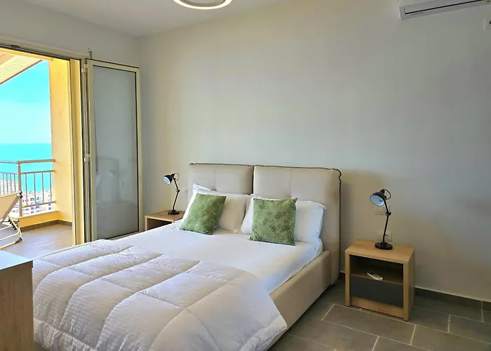 Apartment Hill With Sea View In - Happy